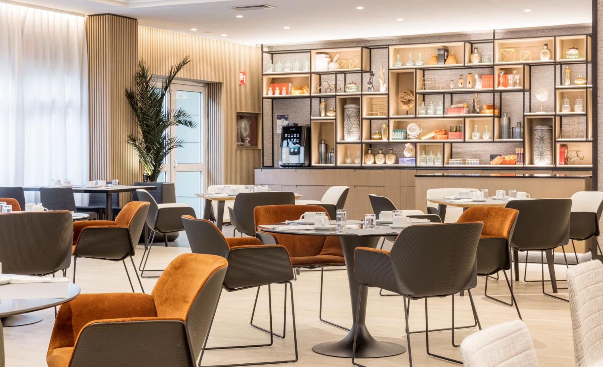 Hotel Ilunion Alcora Sevilla 4*
